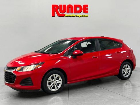 Used 2019 Chevrolet Cruze LS image 1