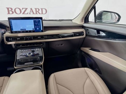 Certified 2023 Lincoln Nautilus Reserve w/ Luxury Package image 28