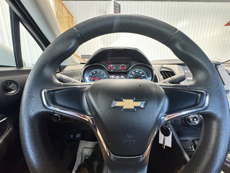 Used 2018 Chevrolet Cruze LS FWD image 11