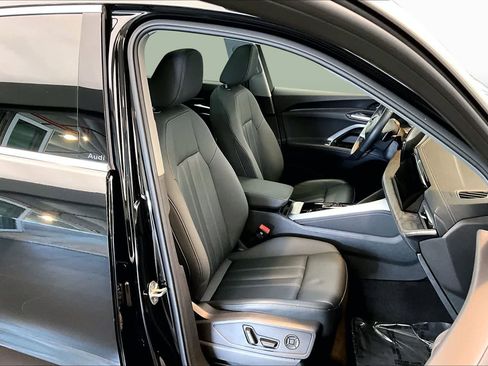 Certified 2025 Audi Q5 Premium Plus w/ Premium Plus AWD/4WD image 9