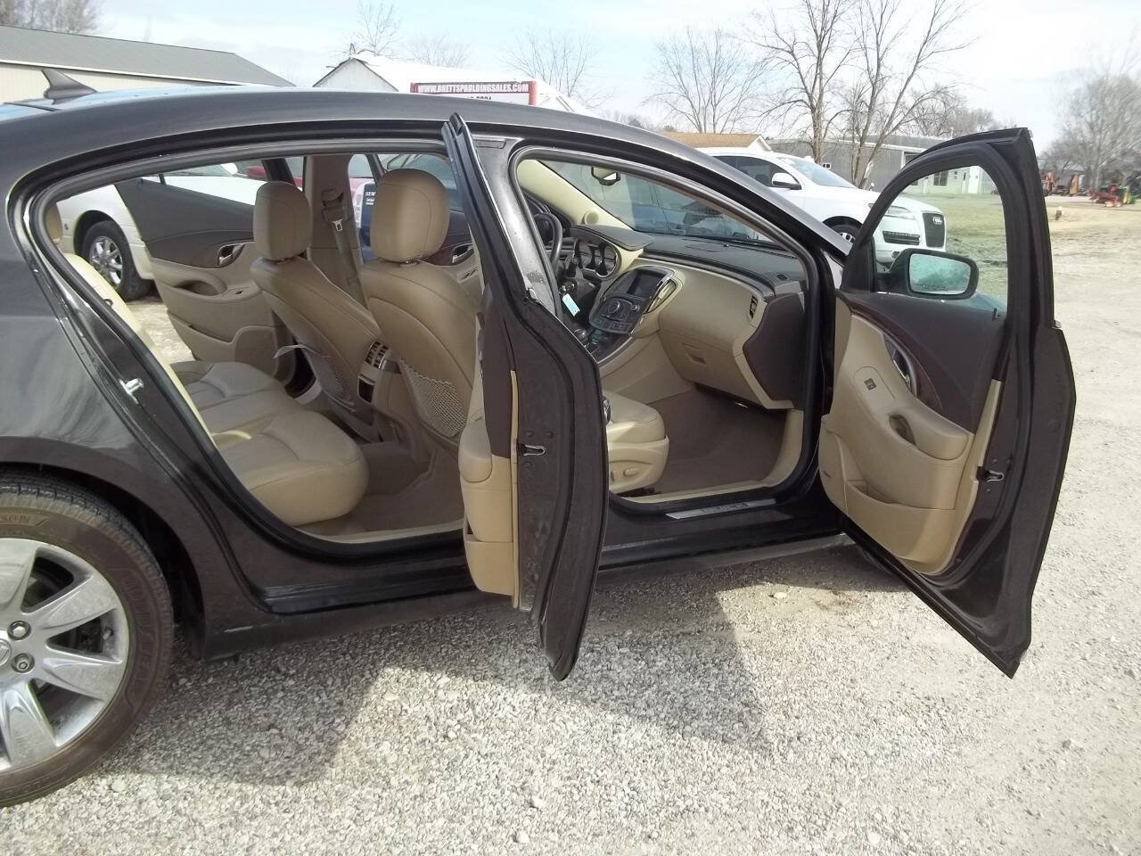 Used 2013 Buick LaCrosse Leather w/ Entertainment Package FWD image 9