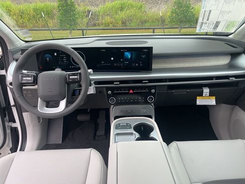 New 2026 Hyundai Ioniq 9 SEL image 23