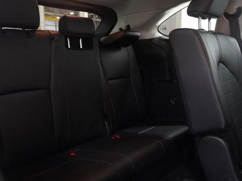 Used 2025 Toyota Highlander XLE AWD/4WD image 13
