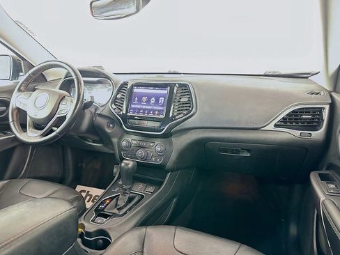 Used 2019 Jeep Cherokee Limited image 23