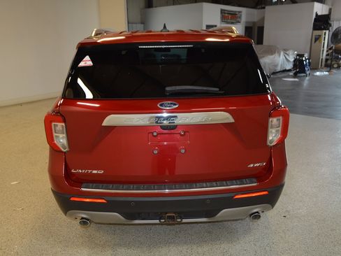 Used 2022 Ford Explorer Limited w/ Equipment Group 301A AWD/4WD image 4