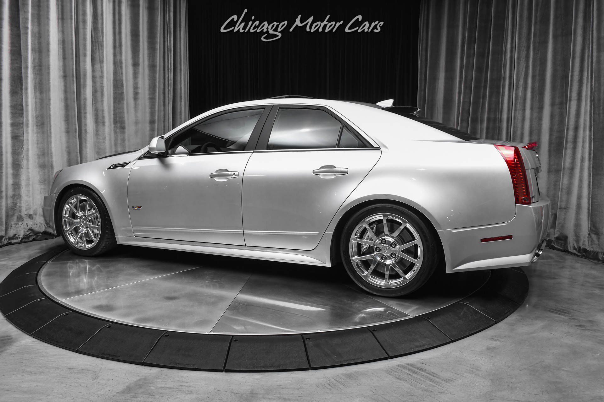 Used 2010 Cadillac CTS V RWD image 3