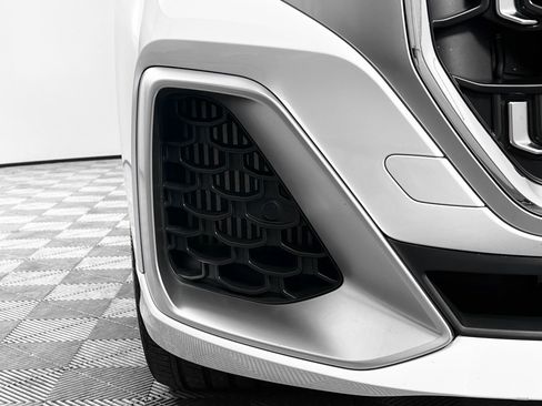 Certified 2024 Audi SQ8 Prestige image 12