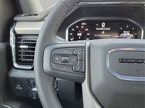 Used 2024 GMC Sierra 2500 Denali w/ Denali Reserve Package image 17