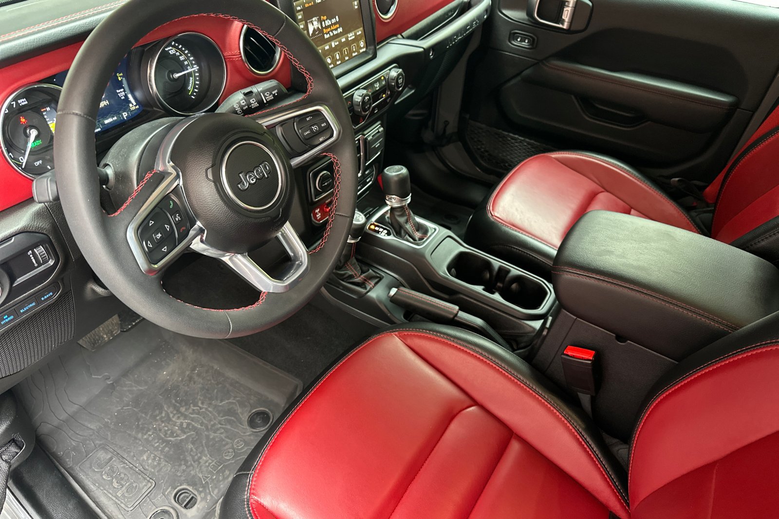 Used 2023 Jeep Wrangler Unlimited Rubicon 4xe AWD/4WD image 10