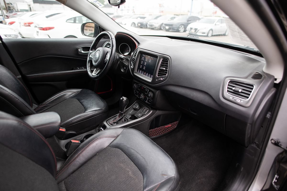 Used 2019 Jeep Compass Trailhawk AWD/4WD image 13