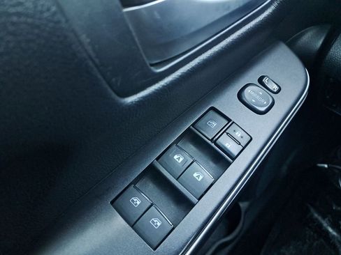 Used 2017 Toyota Camry XSE image 25