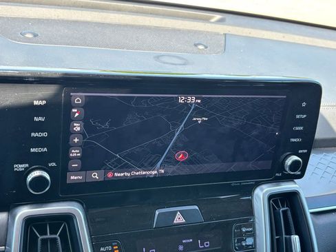 Used 2023 Kia Sorento S image 5