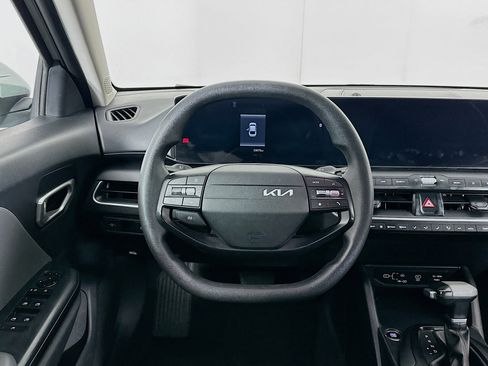 Used 2025 Kia K4 LXS image 17