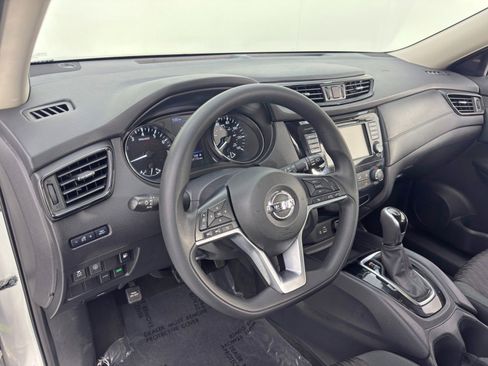 Used 2020 Nissan Rogue S image 12