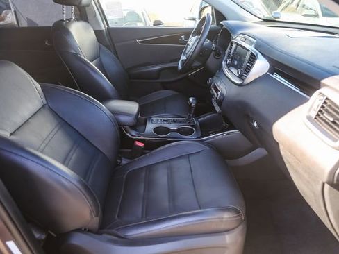 Used 2019 Kia Sorento SX w/ SX Touring Package image 16