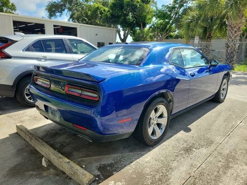 Used 2021 Dodge Challenger SXT w/ Driver Convenience Group RWD image 4