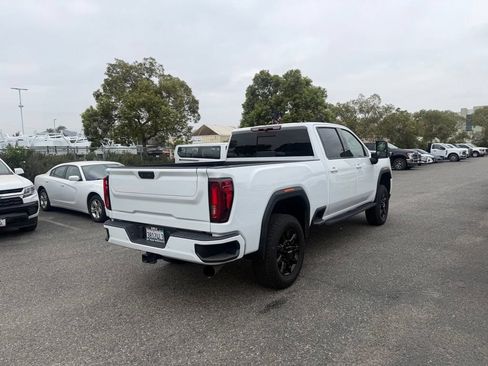 Used 2022 GMC Sierra 2500 AT4 w/ AT4 Preferred Package AWD/4WD image 3
