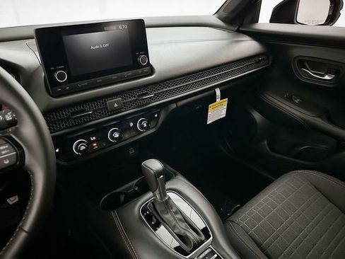 Used 2025 Honda HR-V Sport image 33