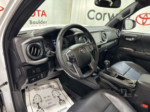 Used 2022 Toyota Tacoma TRD Off-Road image 24