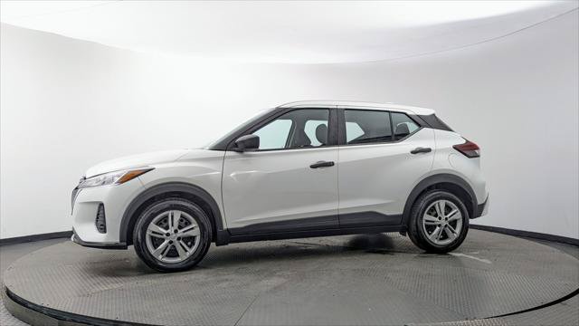 Used 2023 Nissan Kicks S FWD image 3