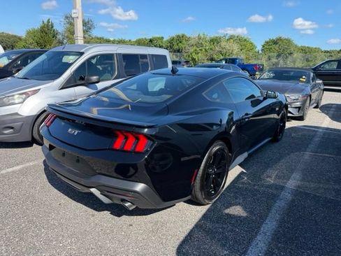 Used 2025 Ford Mustang GT RWD image 3
