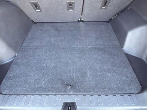 Used 2023 Chevrolet Equinox LT w/ Driver Convenience Package FWD image 14