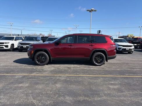 New 2025 Jeep Grand Cherokee L Altitude image 10