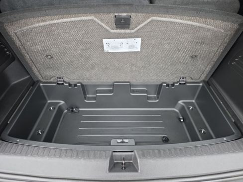 Used 2025 GMC Acadia Elevation image 41