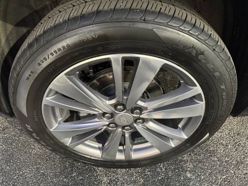 Used 2024 Cadillac XT6 Premium Luxury w/ Technology Package AWD/4WD image 6