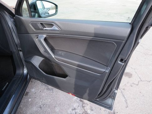 Used 2020 Volkswagen Tiguan SE w/ Panoramic Sunroof Package AWD/4WD image 26
