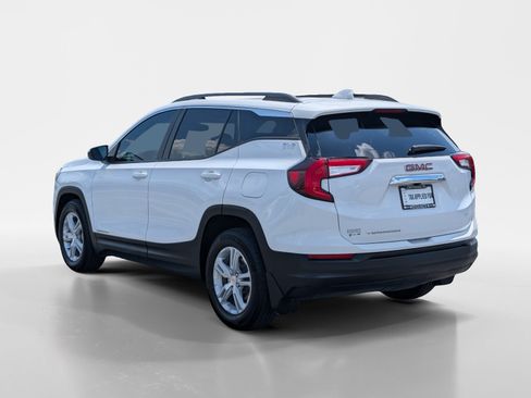 Used 2024 GMC Terrain SLE w/ Driver Convenience Package FWD image 6
