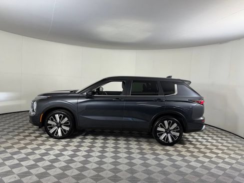 Used 2025 Mitsubishi Outlander SE FWD image 9