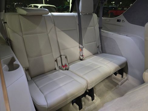 Used 2023 Cadillac Escalade Sport Platinum AWD/4WD image 40