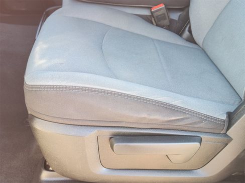 Certified 2022 RAM 2500 Big Horn w/ Cold Weather Group image 35