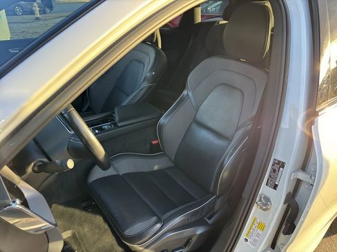 Used 2021 Volvo XC60 T5 R-Design w/ Advanced Package image 21