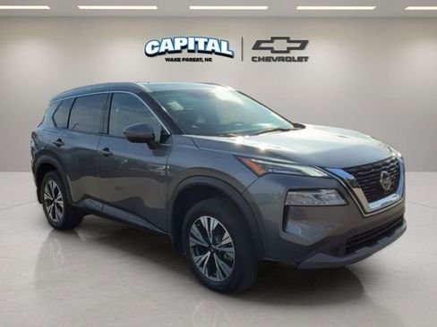 Used 2021 Nissan Rogue SV w/ Premium Package image 7