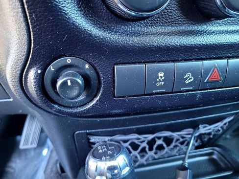 Used 2016 Jeep Wrangler Unlimited Sport w/ Quick Order Package 24S AWD/4WD image 16