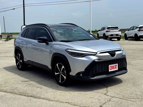 Used 2023 Toyota Corolla Cross AWD Hybrid w/ Convenience Package image 4