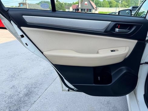 Used 2015 Subaru Legacy 2.5i Premium w/ Moonroof Package AWD/4WD image 24