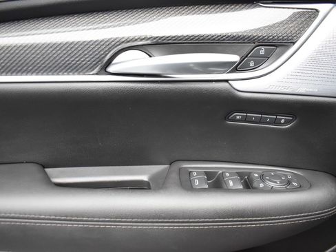 Certified 2024 Cadillac XT5 Sportv w/ LPO, Red Accent Package image 10