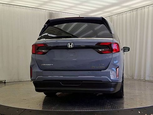 Used 2025 Honda Odyssey Elite image 8