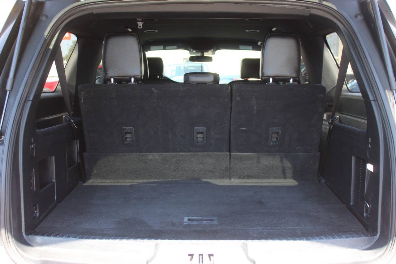 Used 2019 Ford Expedition Max XLT w/ Equipment Group 201A AWD/4WD image 14