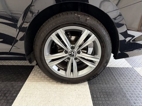 Used 2024 Volkswagen Jetta SE FWD image 11
