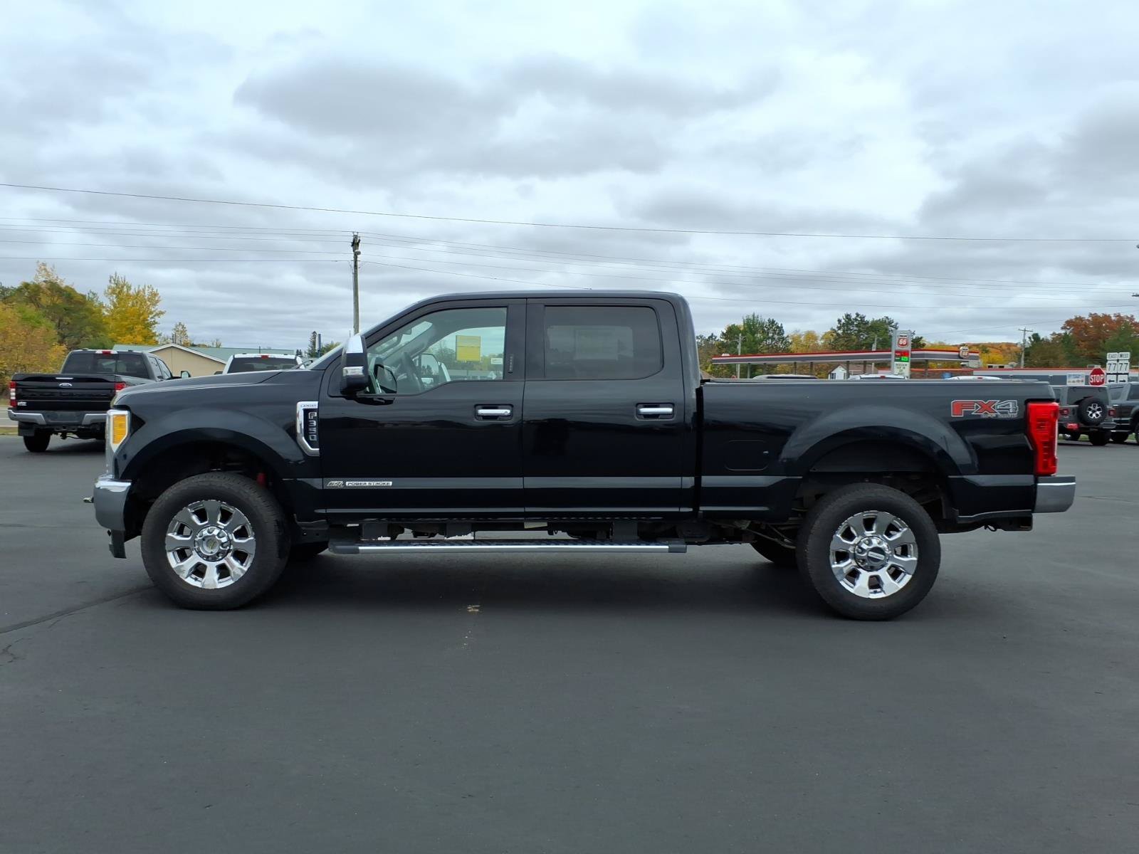Used 2017 Ford F350 Lariat w/ Chrome Package AWD/4WD image 3