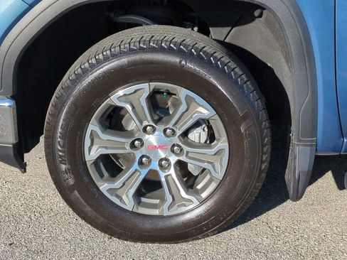 Used 2024 GMC Sierra 1500 SLE w/ Preferred Package image 11