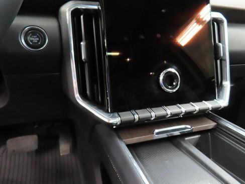 Used 2024 GMC Acadia Denali image 61