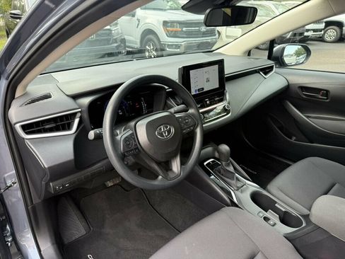 Used 2026 Toyota Corolla LE FWD image 3