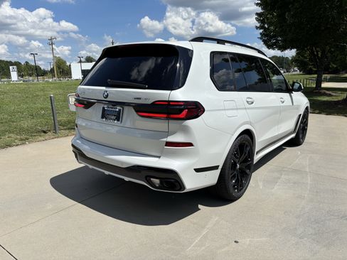 New 2027 BMW X7 xDrive40i w/ M Sport Package AWD/4WD image 10