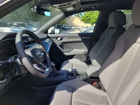 New 2025 Audi Q3 2.0T Premium image 11