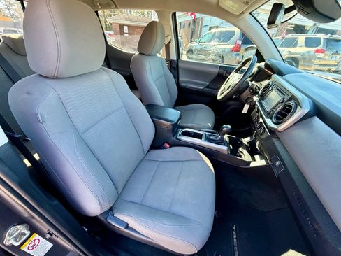 Used 2019 Toyota Tacoma SR5 image 11